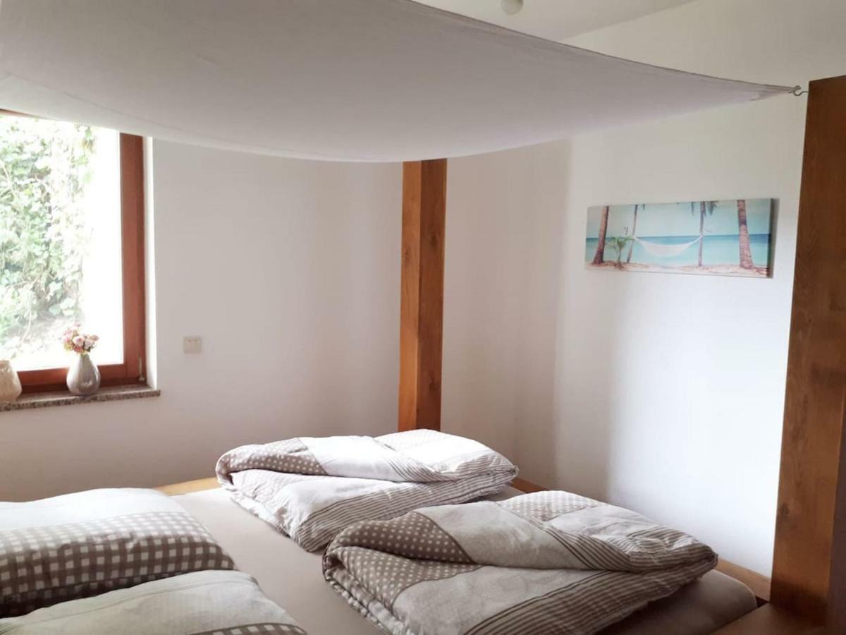 Ferienwohnung Caroline Андернах Екстер'єр фото